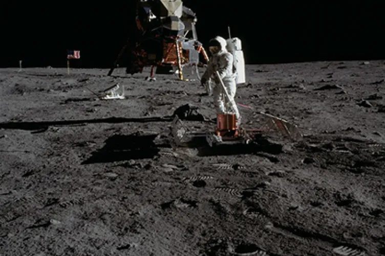 Nasa moon landing image