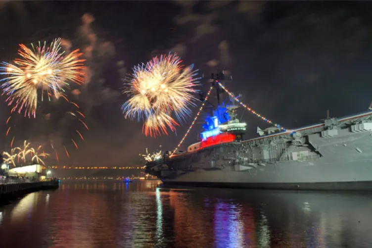 2010 4th of july fireworks from the intrepid