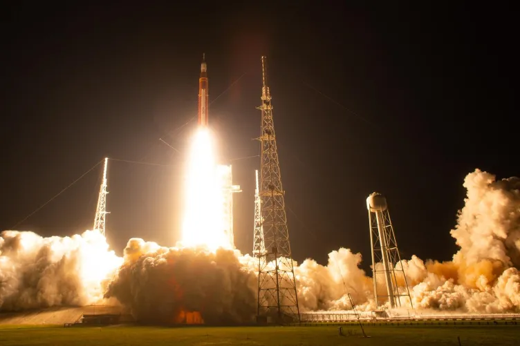 NASA’s Space Launch System rocket carrying the Orion spacecraft launches on the Artemis I flight test.