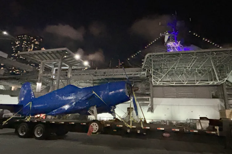 Corsair aircraft arriving at Pier 86, Intrepid Museum