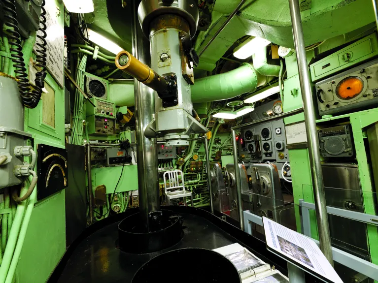 The periscope in the Growler submarine.